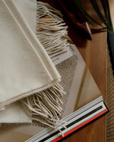 Szalik z wełny merino w kolorze ecru