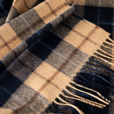 Beżowo granatowy szalik z wełny merino w kratkę