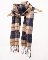 Beżowo granatowy szalik z wełny merino w kratkę