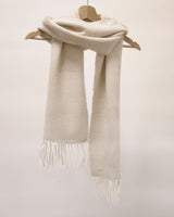 Beżowy szal w jodełkę z wełny jagnięcej i kaszmiru