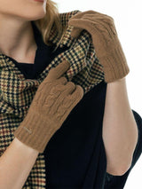 jasnobrązowe rękawiczki w warkocze