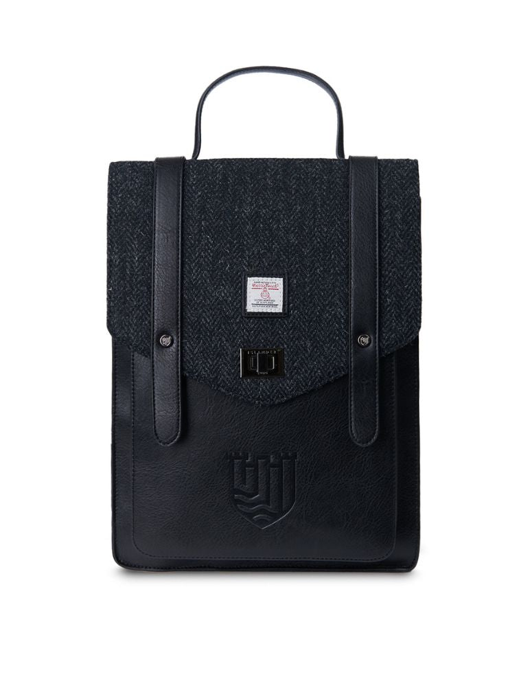 czarny plecak na laptopa