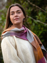 szal w różowo musztardową kratkę