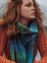 Jak łączyć zielone dodatki w stylizacjach?