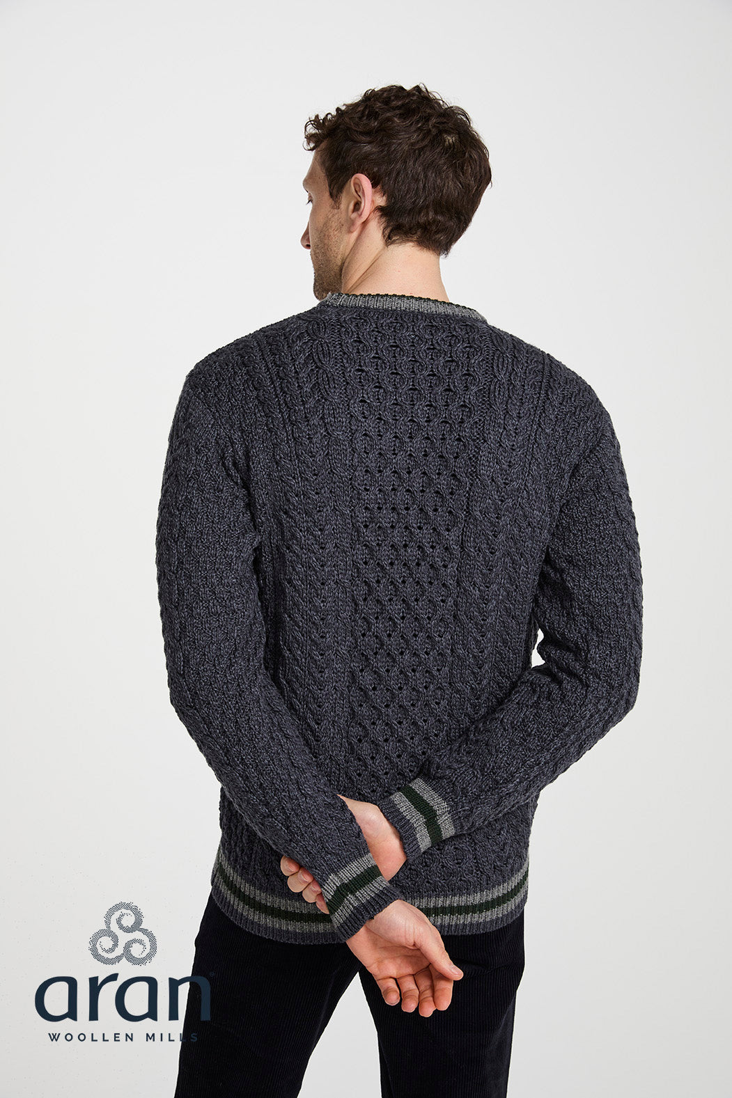 Sweter męski z wełny merino - grafitowy z szarym akcentem