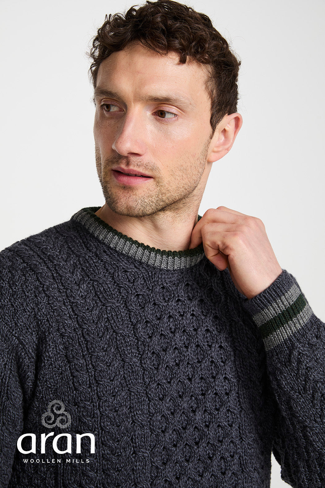 Sweter męski z wełny merino - grafitowy z szarym akcentem