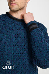Sweter męski z wełny merino - niebieski z czarnym akcentem
