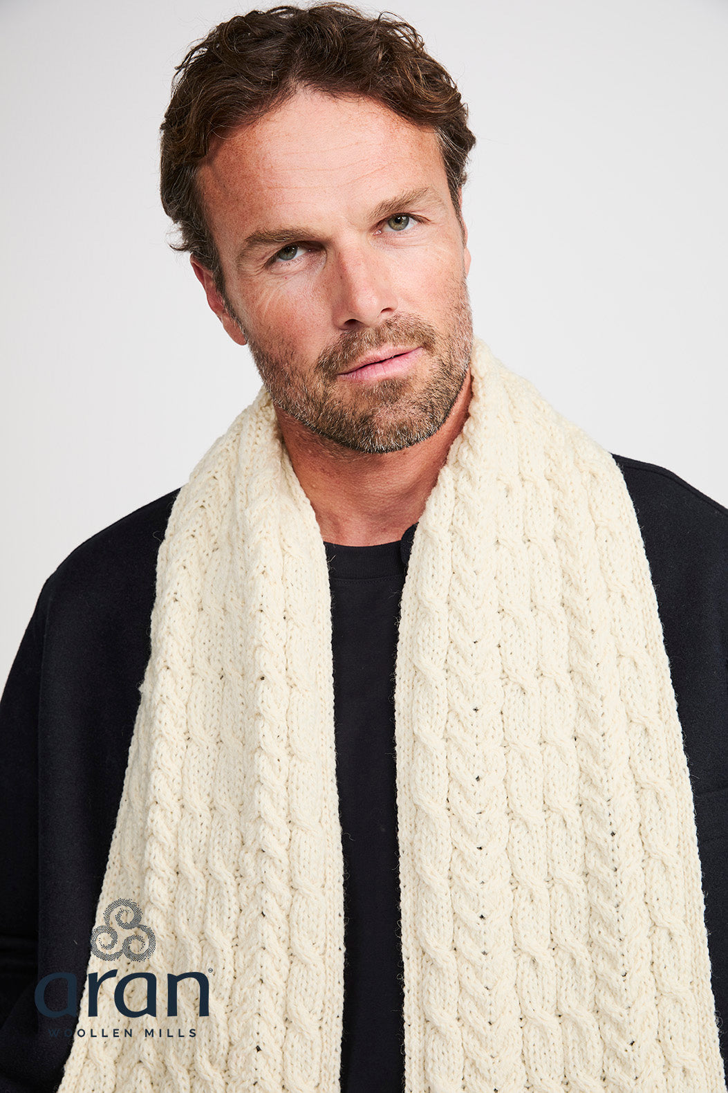Szal Aran z wełny owczej - w kolorze kremowym