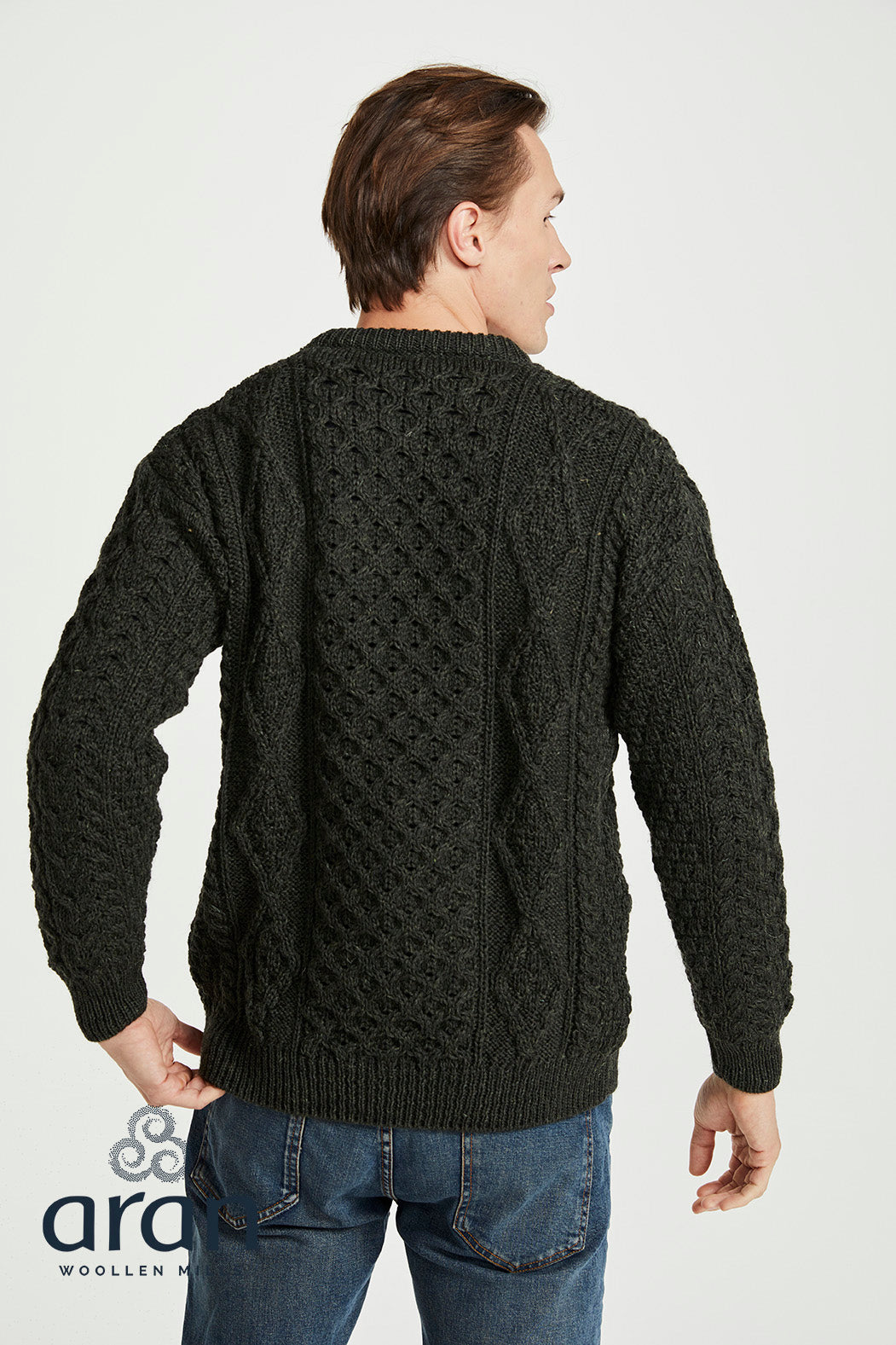 Klasyczny sweter z wełny czesankowej unisex - oliwkowy