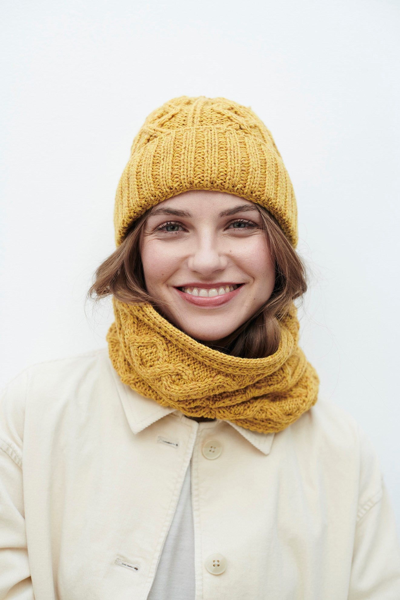 Komin Aran z super soft wełny merino - w kolorze musztardowym