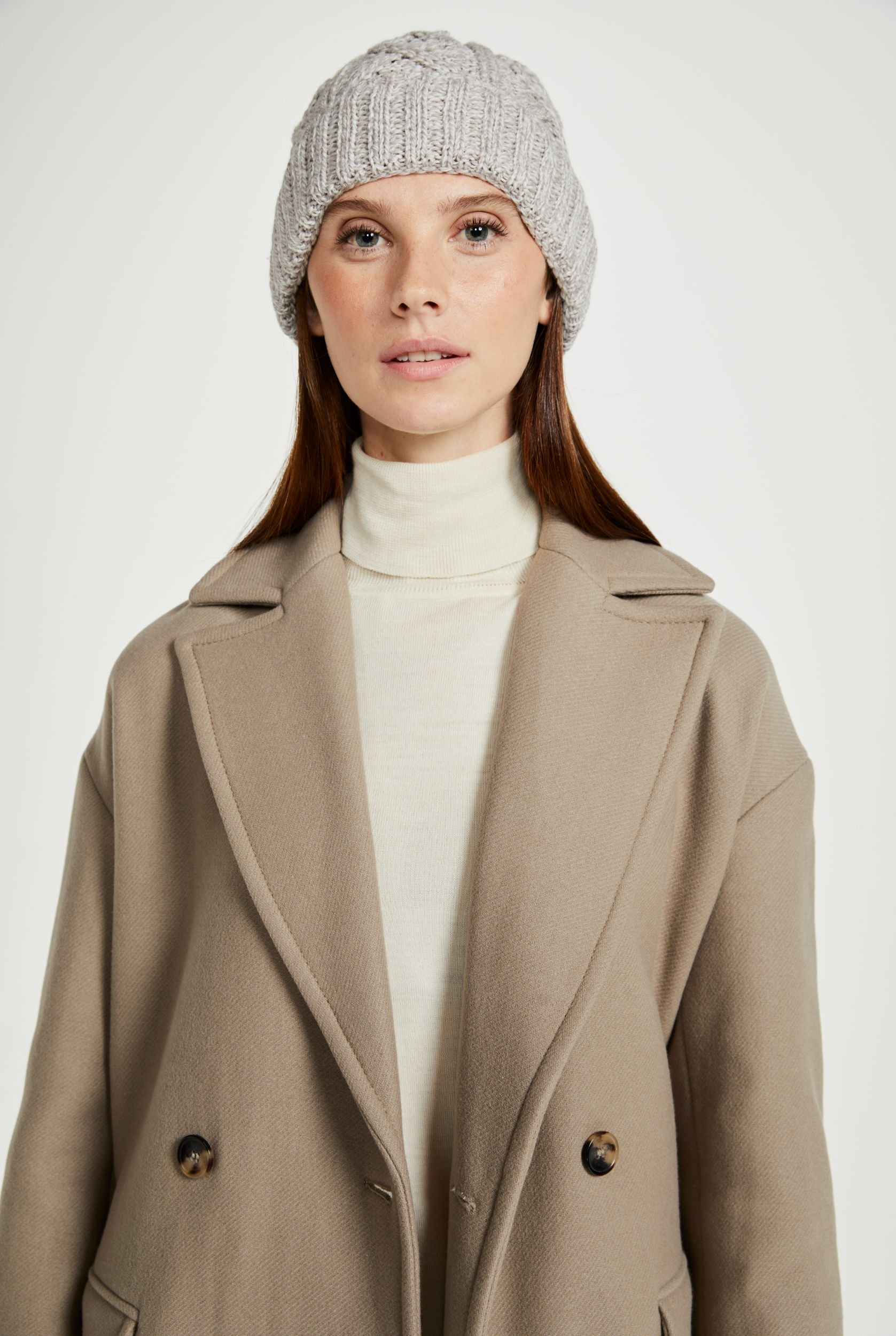 Czapka Aran z wełny super soft merino - beżowa