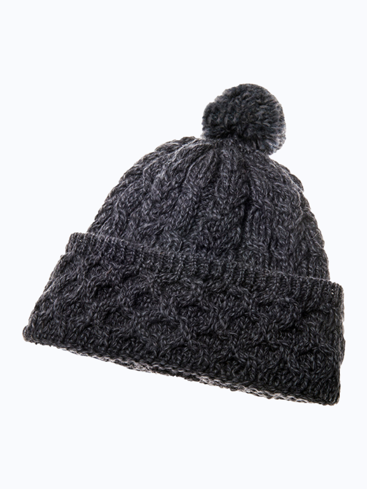 Czapka Aran z pomponem wełny merino - w kolorze grafitowym
