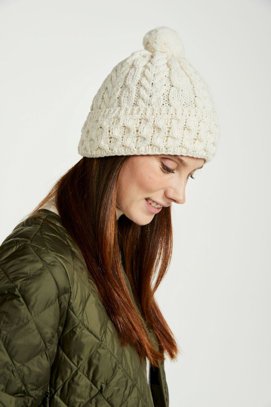 Czapka Aran z wełny merino - kremowa