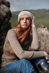 Opaska na głowę z wełny super soft merino - w kolorze kremowym