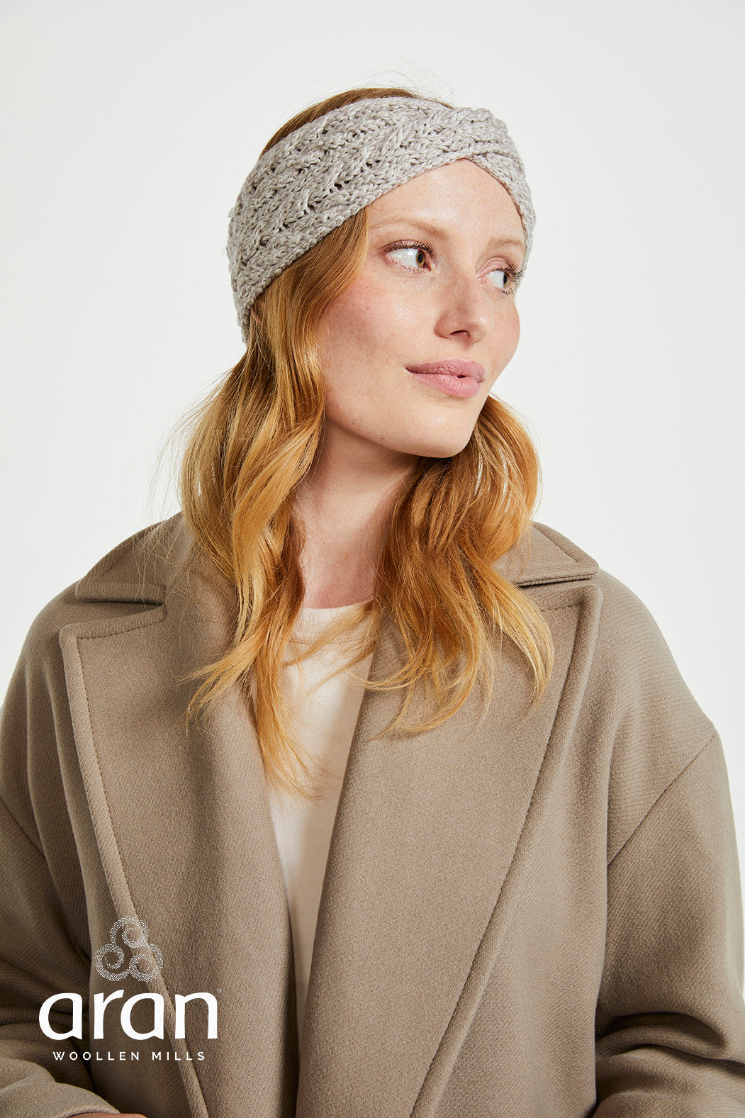 Opaska na głowę z wełny super soft merino - w kolorze owsianym