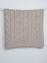 Beżowy koc Aran z wełny merino supersoft - poranna mgiełka