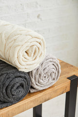 Kremowy koc Aran z wełny merino supersoft - blask muszli