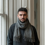 Krótki szalik z wełny jagnięcej Black & White Glencheck