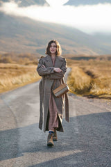 Torebka Caithness Clutch z Harris Tweedu i skóry w pepitkę- beżowa