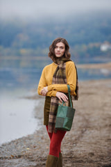 Zielona torebka Orlagh z Harris Tweedu i skóry w kratkę