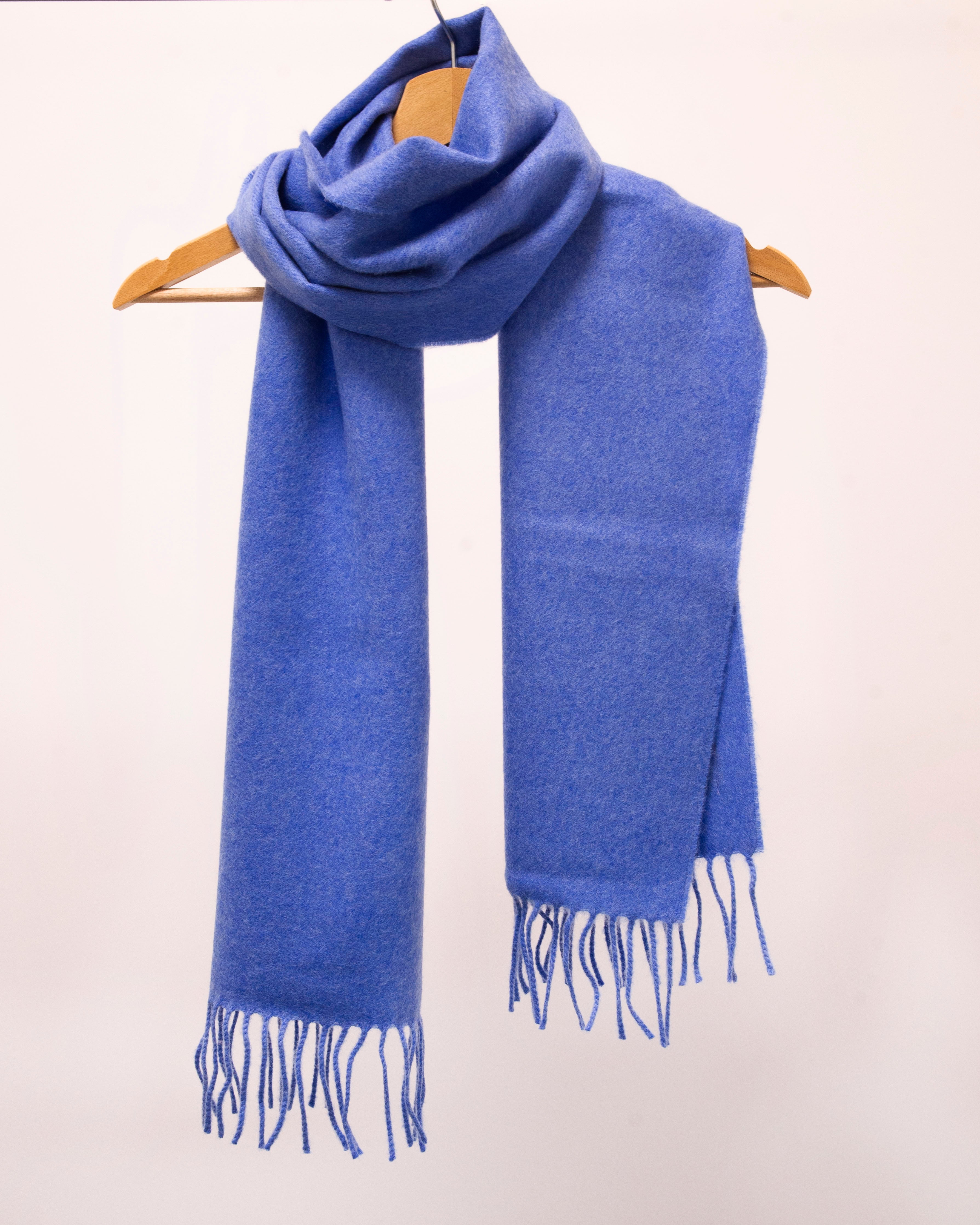 Szalik z wełny merino w kolorze niebieskiego agatu