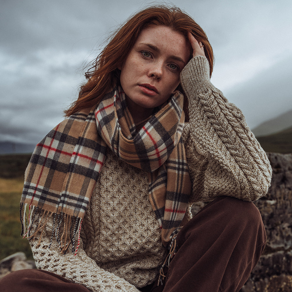 Szalik z wełny merino z tartanem Classic Camel