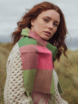 Szalik z wełny merino w różowo-zieloną kratkę