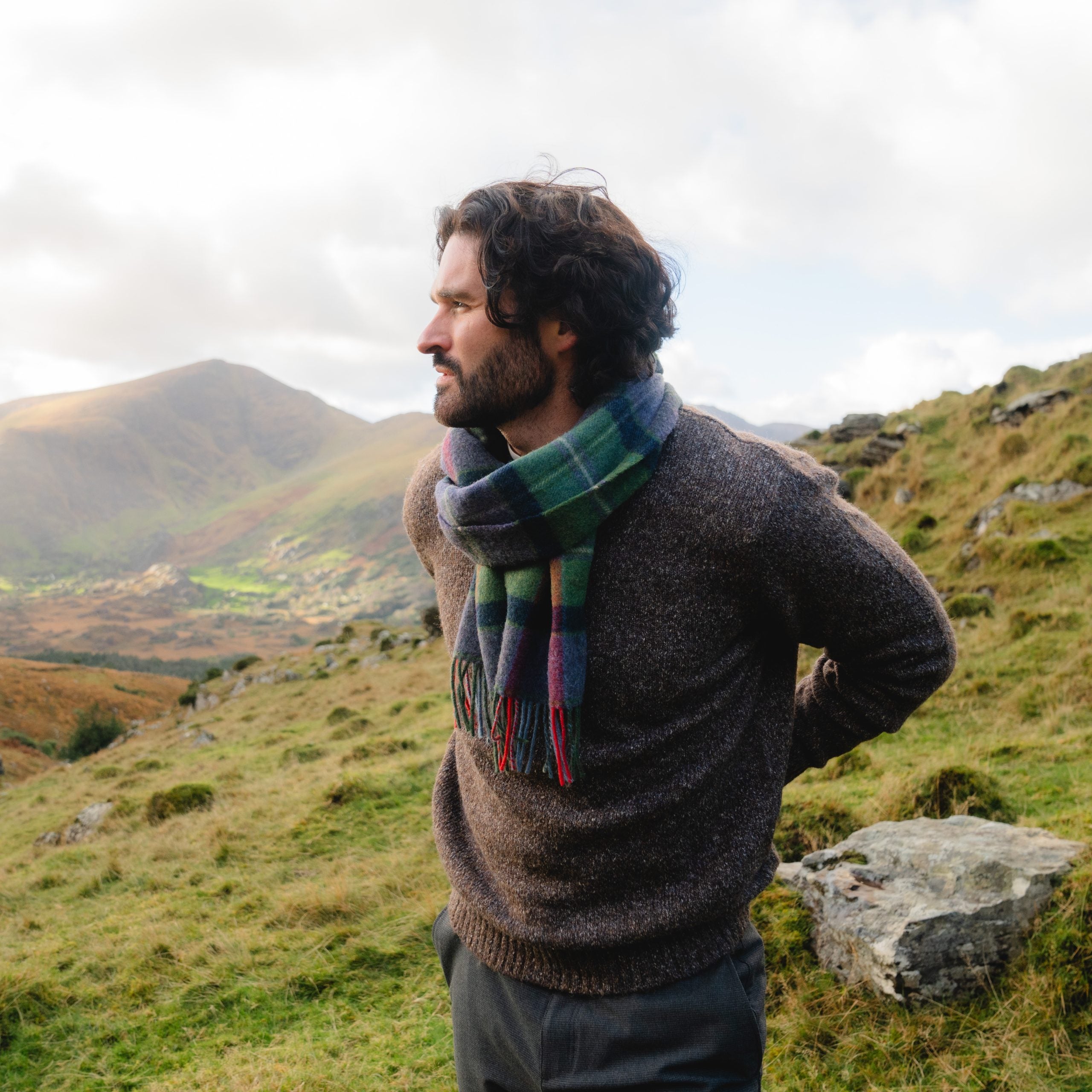 Zielono-purpurowy szalik z wełny jagnięcej w kratkę