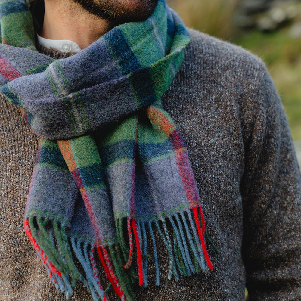 Zielono-purpurowy szalik z wełny jagnięcej w kratkę