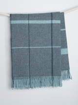 Koc z wełny merino w popielato grynszpanowe pasy