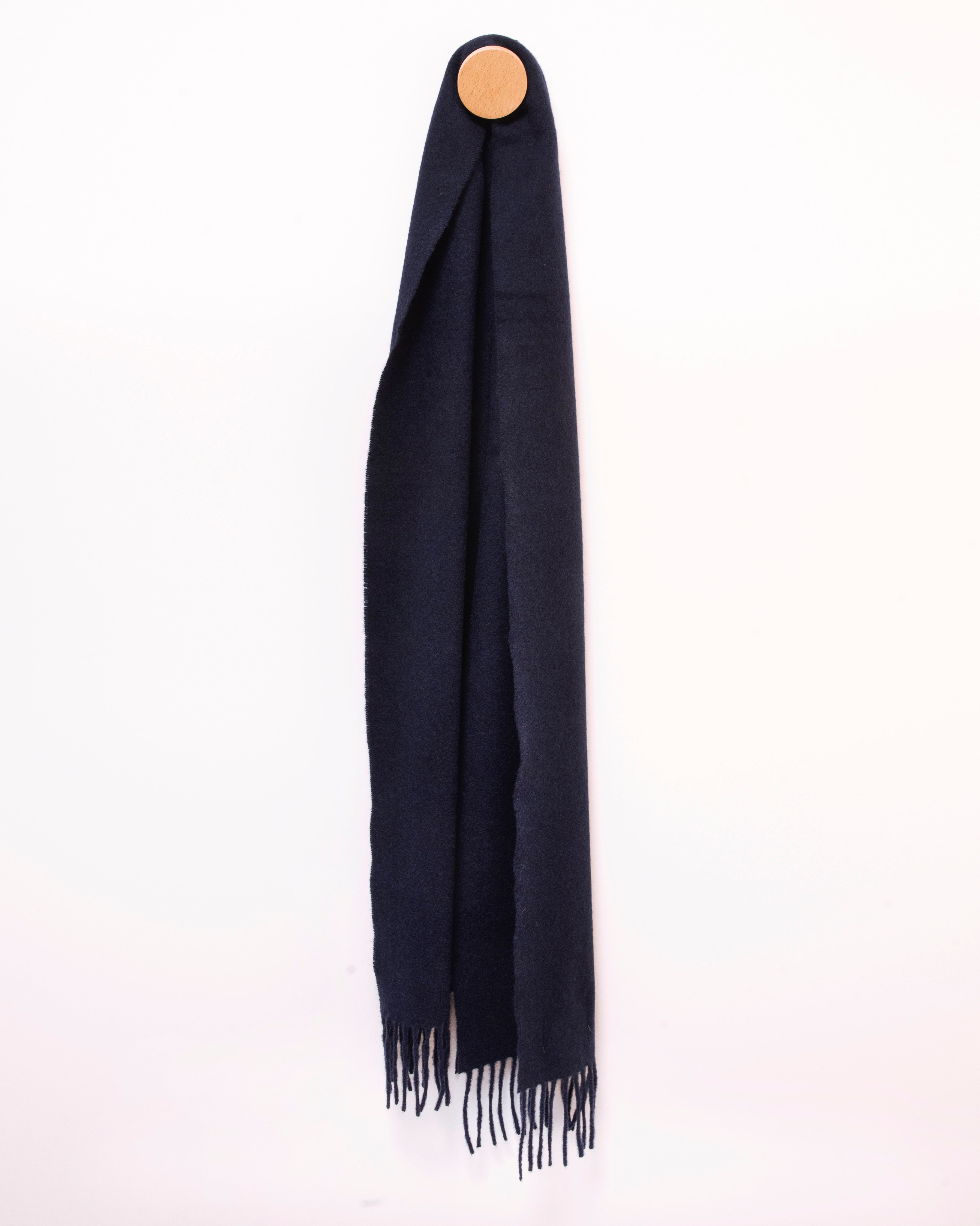 granatowy wełniany szal unisex 30x180cm