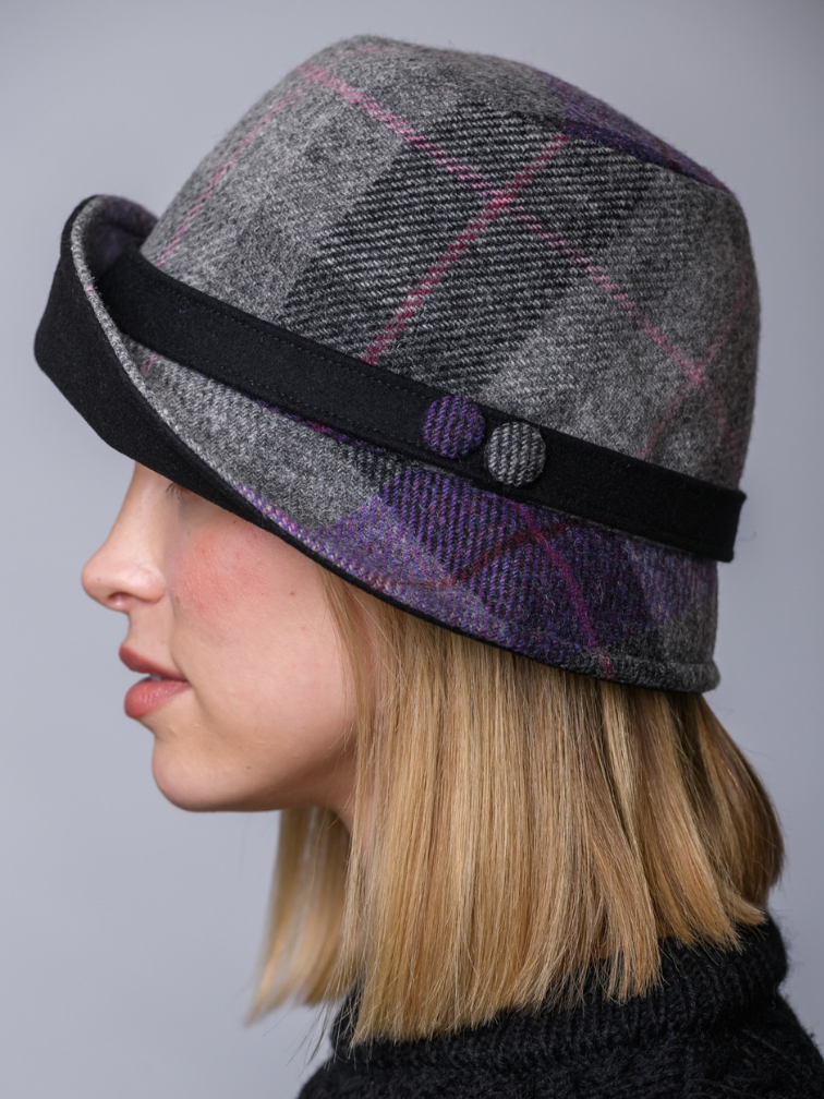 Damski kapelusz wełniany typu clodagh w fioletowo-szarą kratkę
