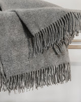 Koc wełniany w kolorze antracytowym