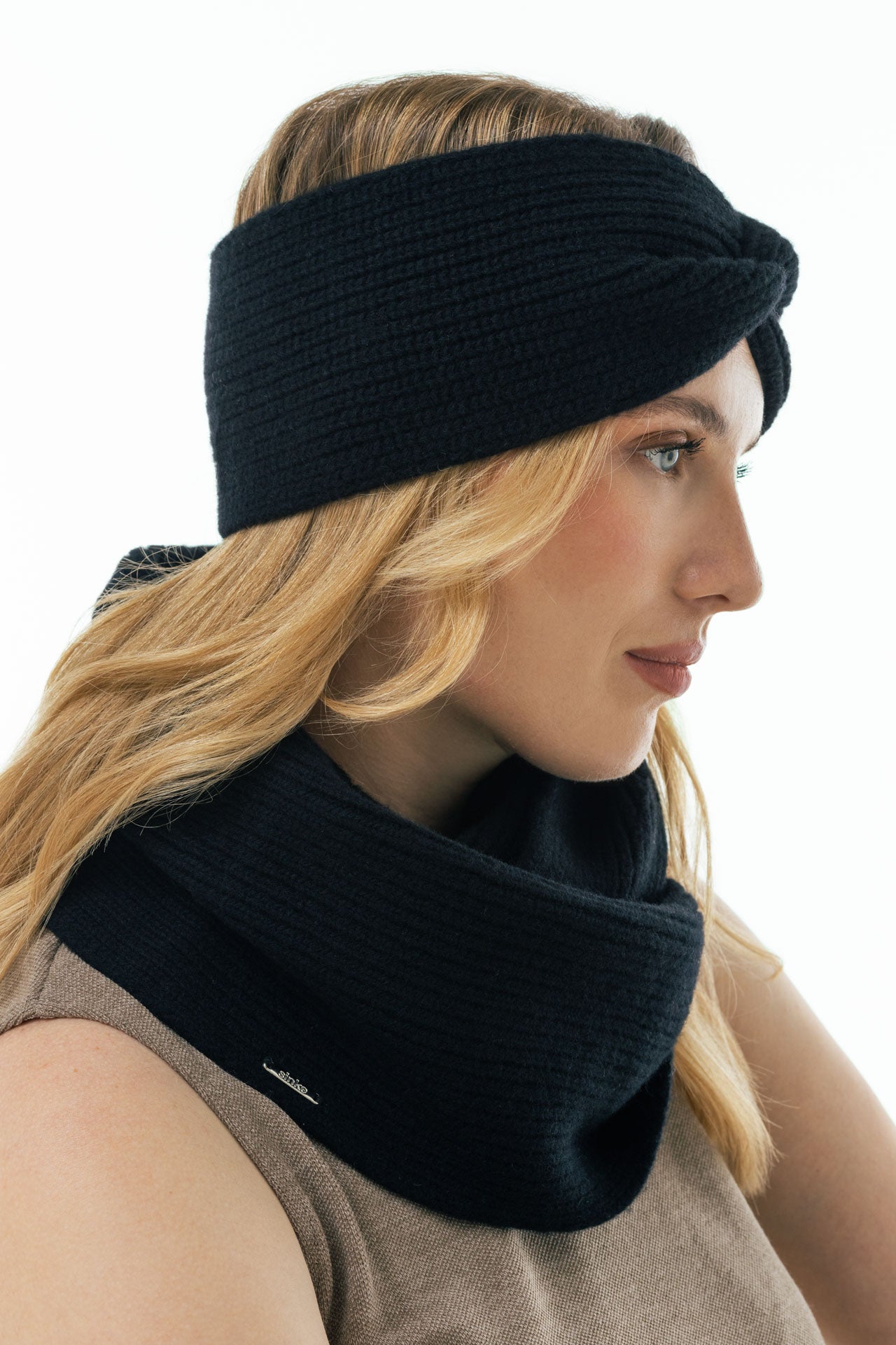 Komin z wełny merino - czarny