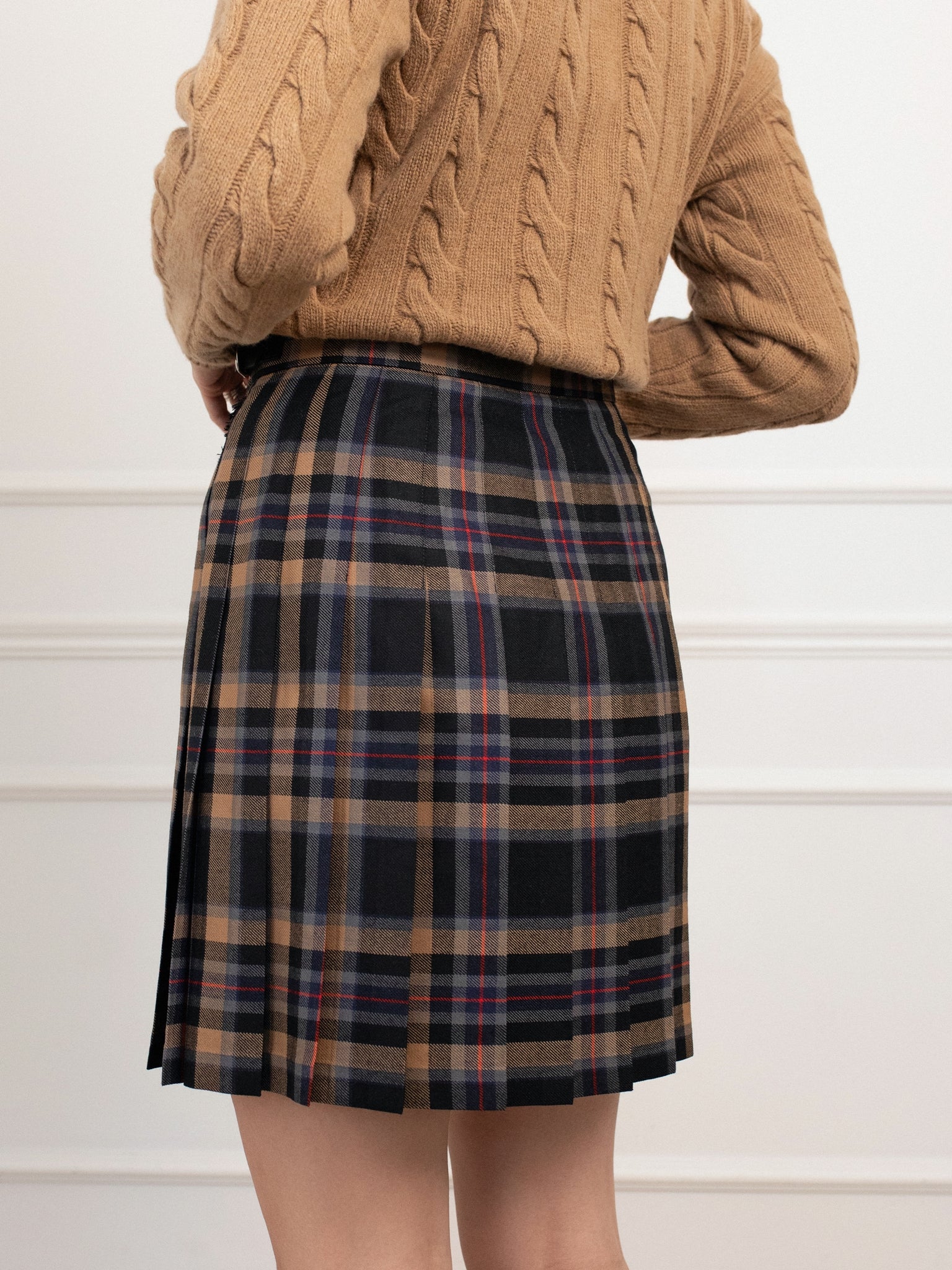 Krótka wełniana spódnica typu kilt w kratę – tartan Dalnessie