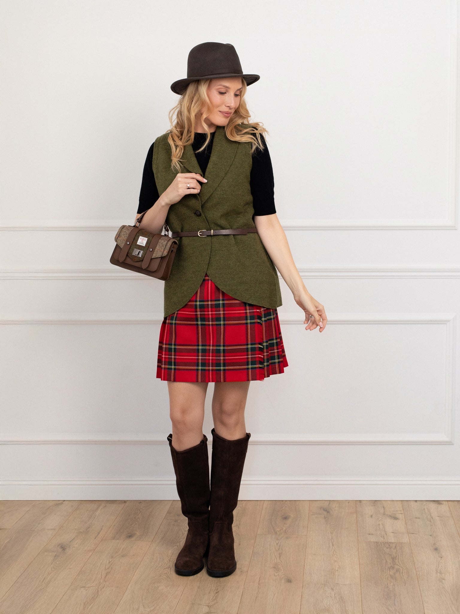 Krótka wełniana spódnica typu kilt w kratę – tartan Royal Stewart