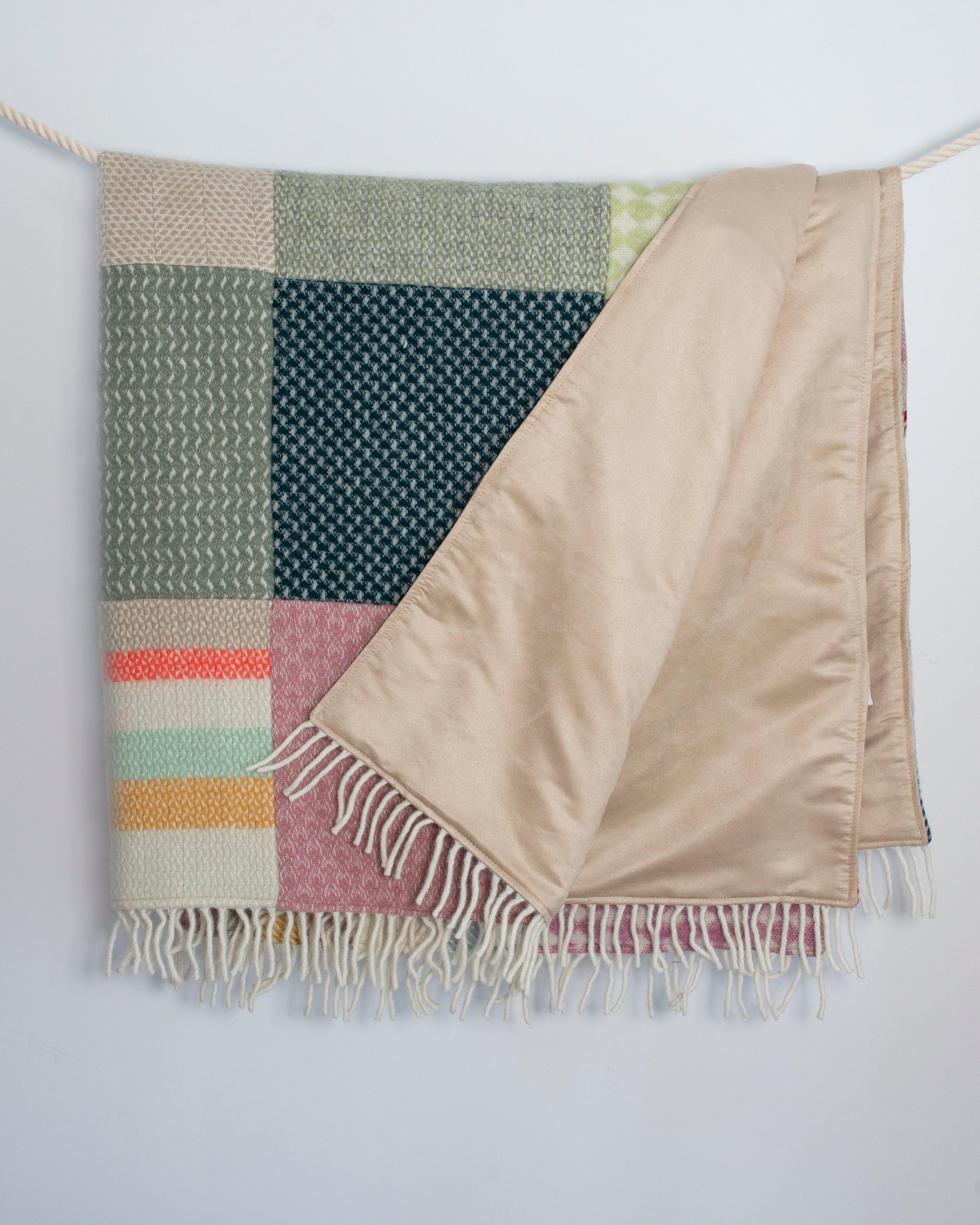 Duży patchworkowy koc z wełny owczej z podszewką