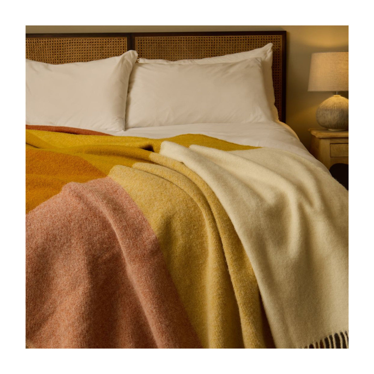 Duży koc wełniany w pomarańczową kratę