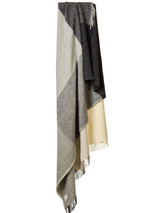 Duży koc wełniany w szarą kratę