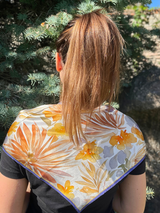 Żółta jedwabna apaszka - jesień