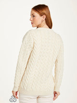 biały sweter unisex z wełny merino w przeplatany warkocz