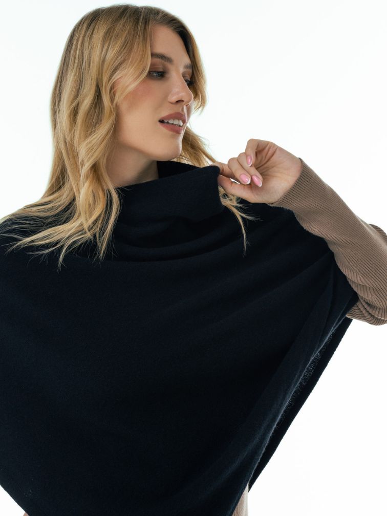 eleganckie czarne ponczo damskie z wełny merino