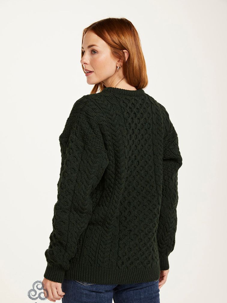 zimowy sweter w klasycznym wzorze irlandzkim