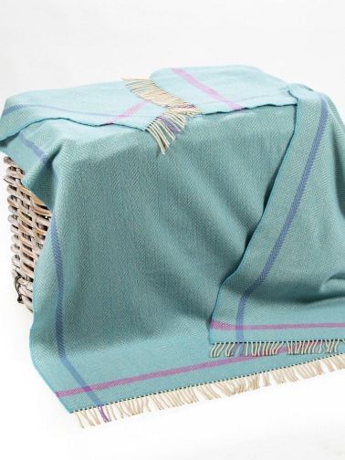 Koc z wełny merino i kaszmiru w kolorze baby blue