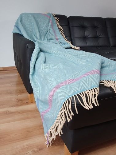 Koc z wełny merino i kaszmiru w kolorze baby blue
