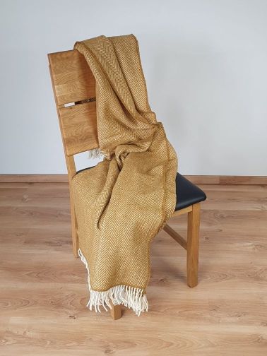 musztardowy koc z wełny merino i kaszmiru