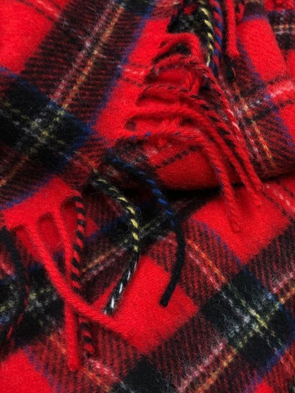 Szalik z wełny jagnięcej z tartanem Classic Red