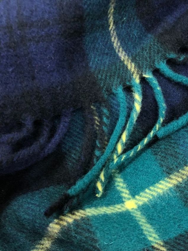 Szalik z wełny jagnięcej z tartanem Navy Green