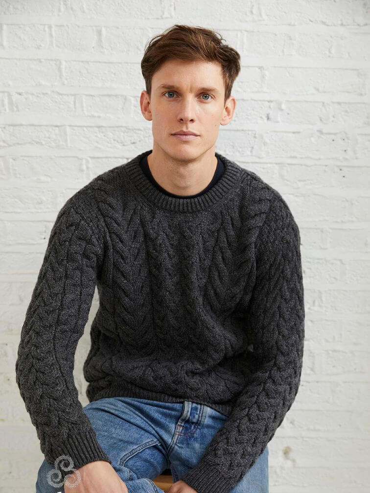 szary sweter w warkocze unisex
